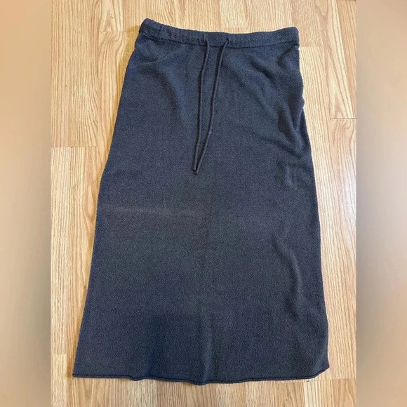Barefoot dreams CozyChic Ultra Lite® Ribbed Midi Skirt in stone size large gray - Picture 1 of 9